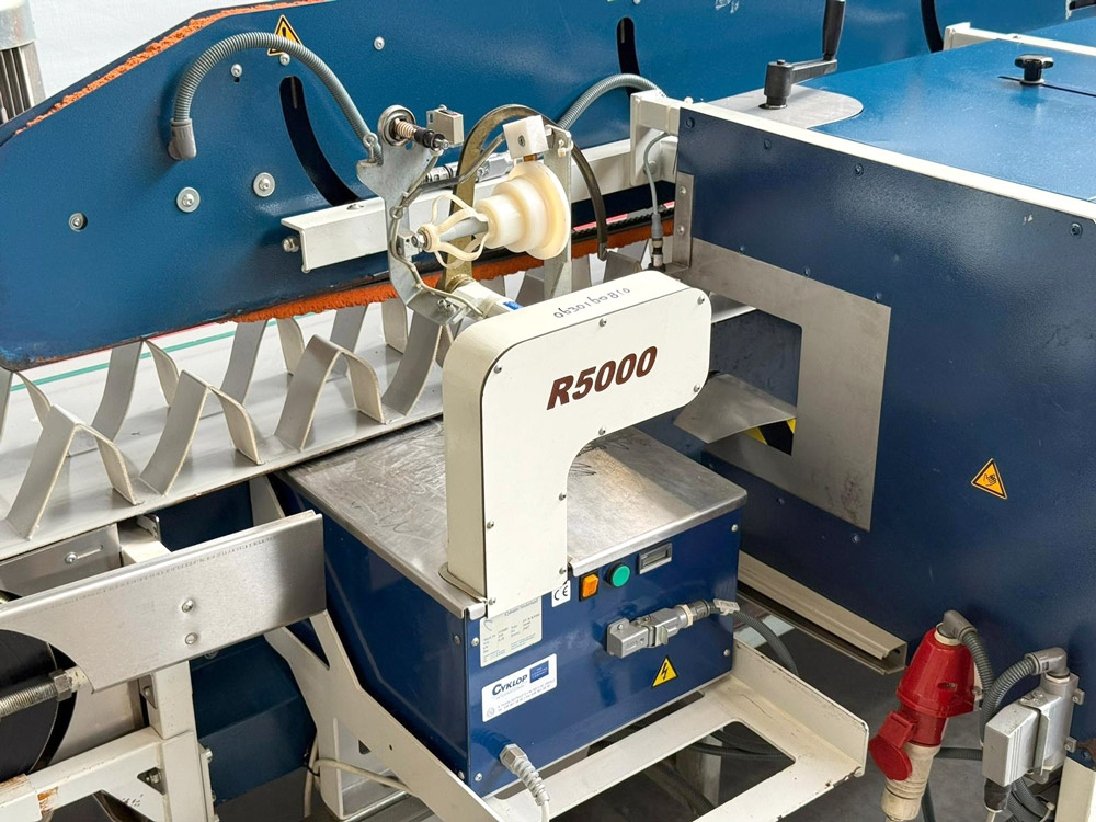 Máquina procesadora de flores Cyklop de ocasión 06